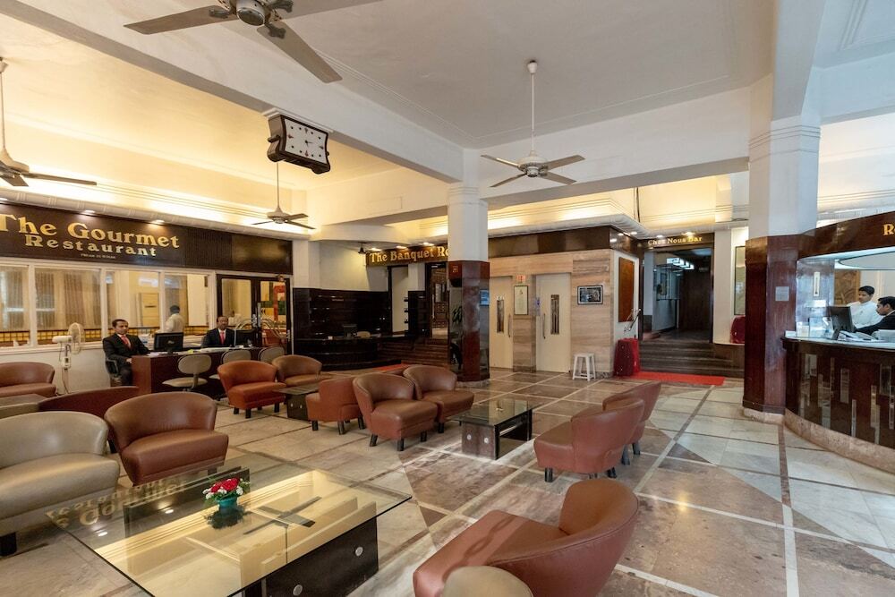 Мумбаи: West End Hotel
