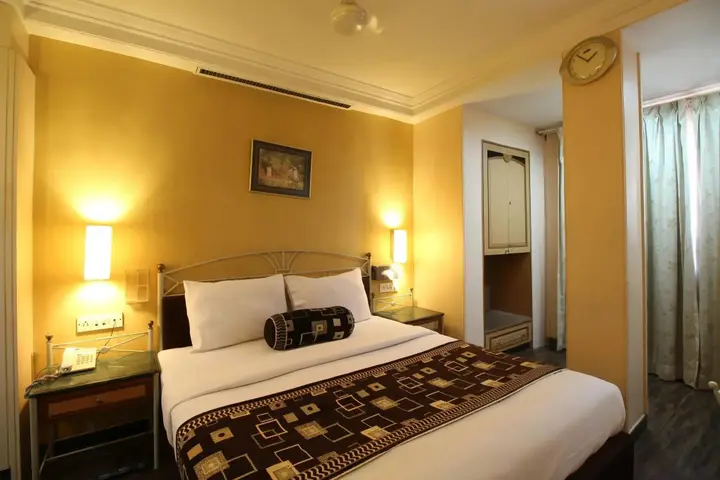 Силвасса: Hotel Gurukripa