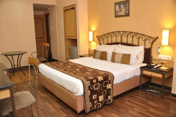 Силвасса: Hotel Gurukripa