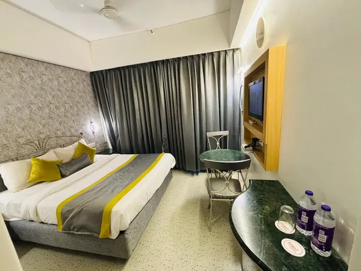 Силвасса: Hotel Gurukripa