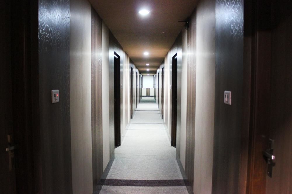 Бангалор: 1327 Inchara Hotel