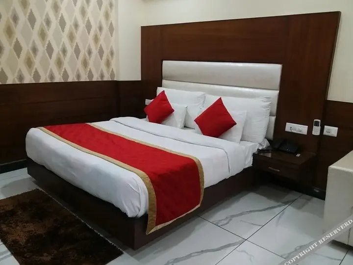 Катра: Hotel Katra Continental