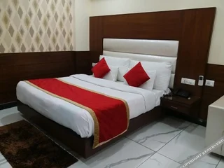 Катра: Hotel Katra Continental