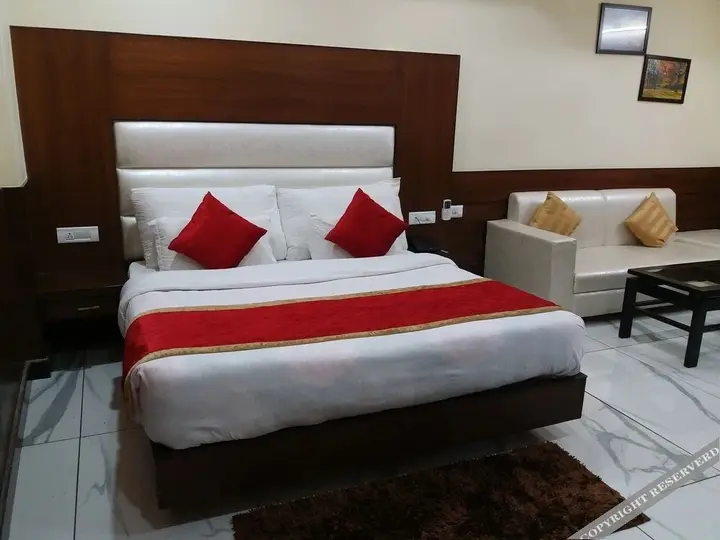 Катра: Hotel Katra Continental