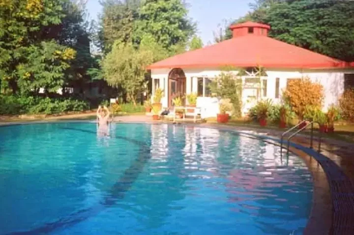 Шахджаханпур: Shakti Resort