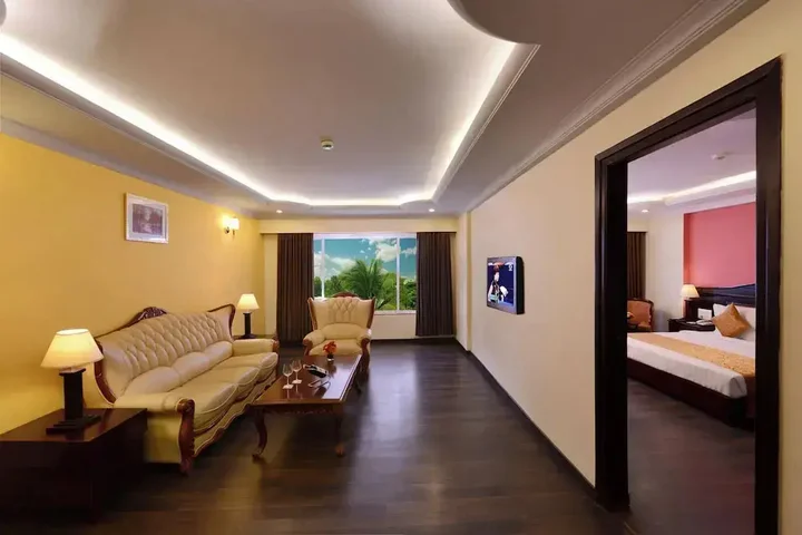 Гадаг: Keshav Clarks Inn
