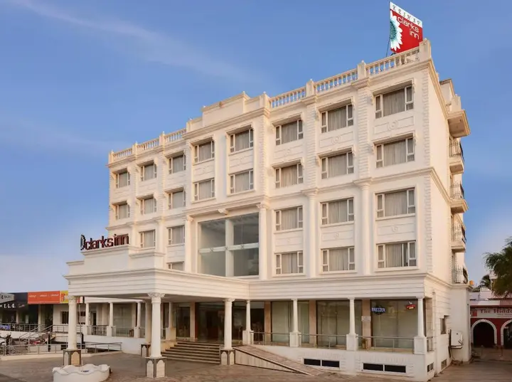 Гадаг: Keshav Clarks Inn
