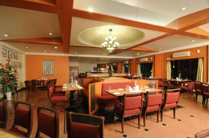 Нашик: Quality Inn Regency