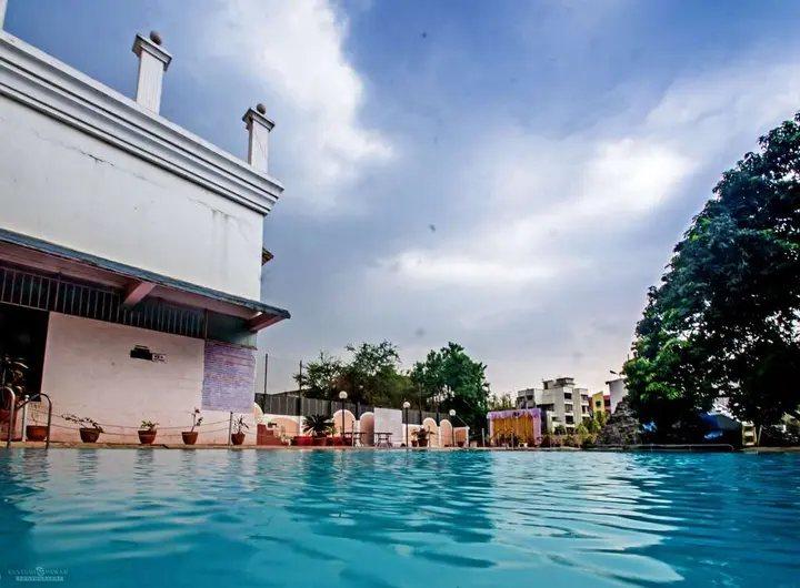 Нашик: Quality Inn Regency