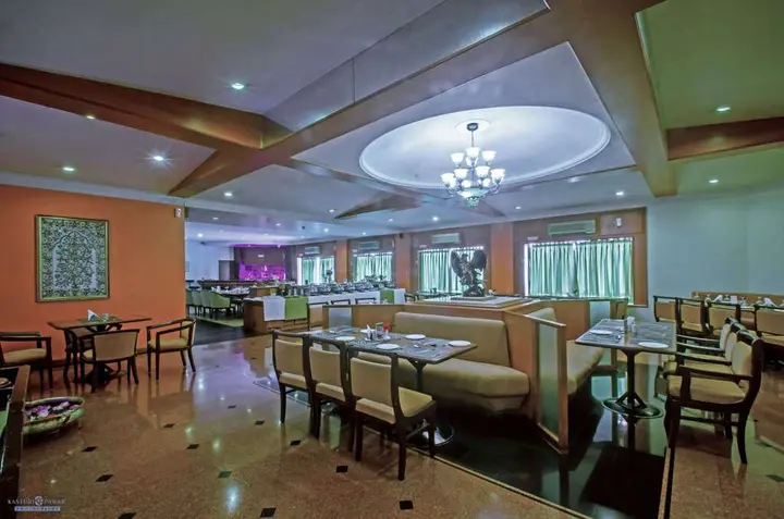 Нашик: Quality Inn Regency