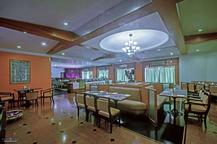 Нашик: Quality Inn Regency