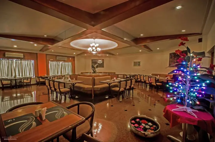 Нашик: Quality Inn Regency