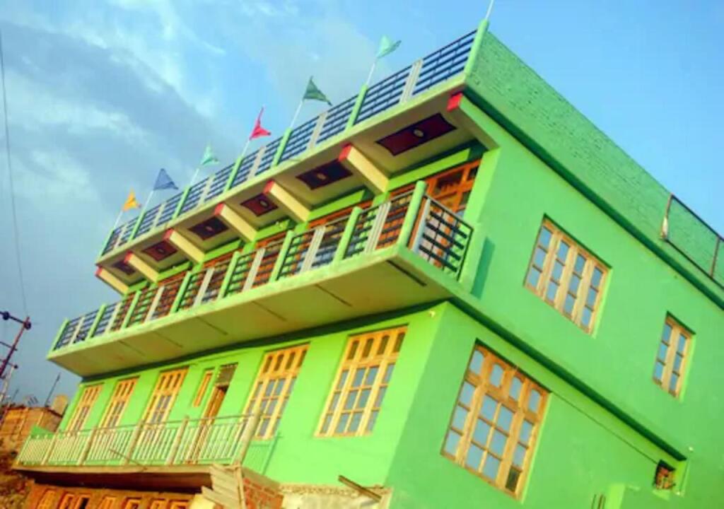 Прем-Нагар: Hotel Hill Paradise Nagthat