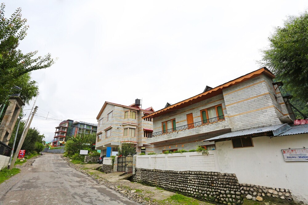 Манали: OYO 7138 Acharya Cottage