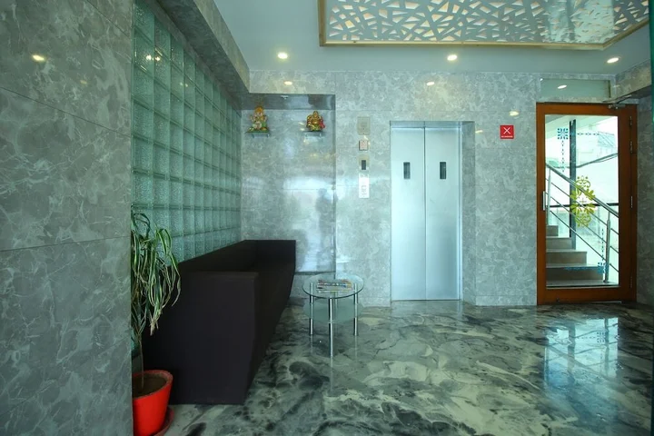 Вадодара: OYO 1635 Hotel Dash Continental