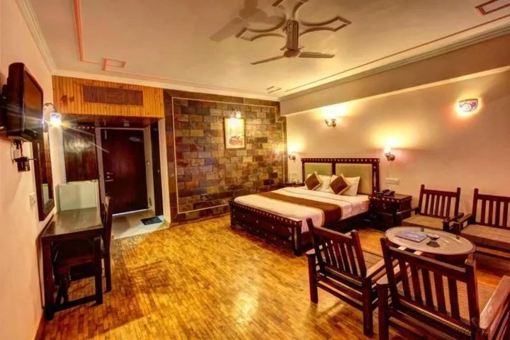 Манали: The Himachal Inn