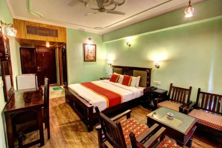 Манали: The Himachal Inn