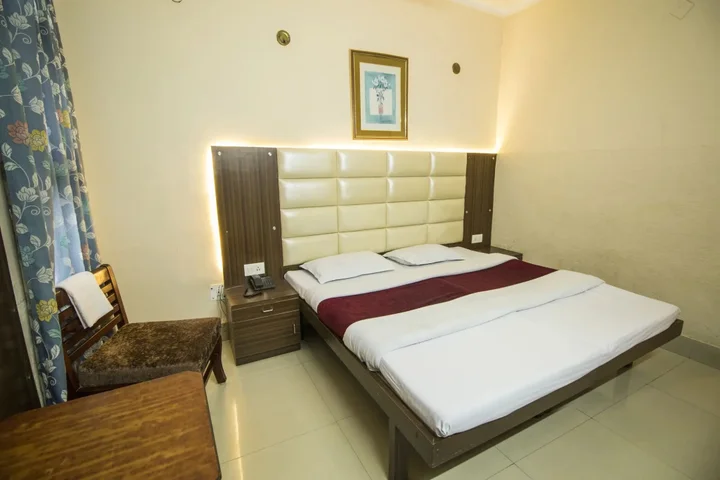 Харидвар: WOW STAYZ2 Hotel Jahanvi Dale