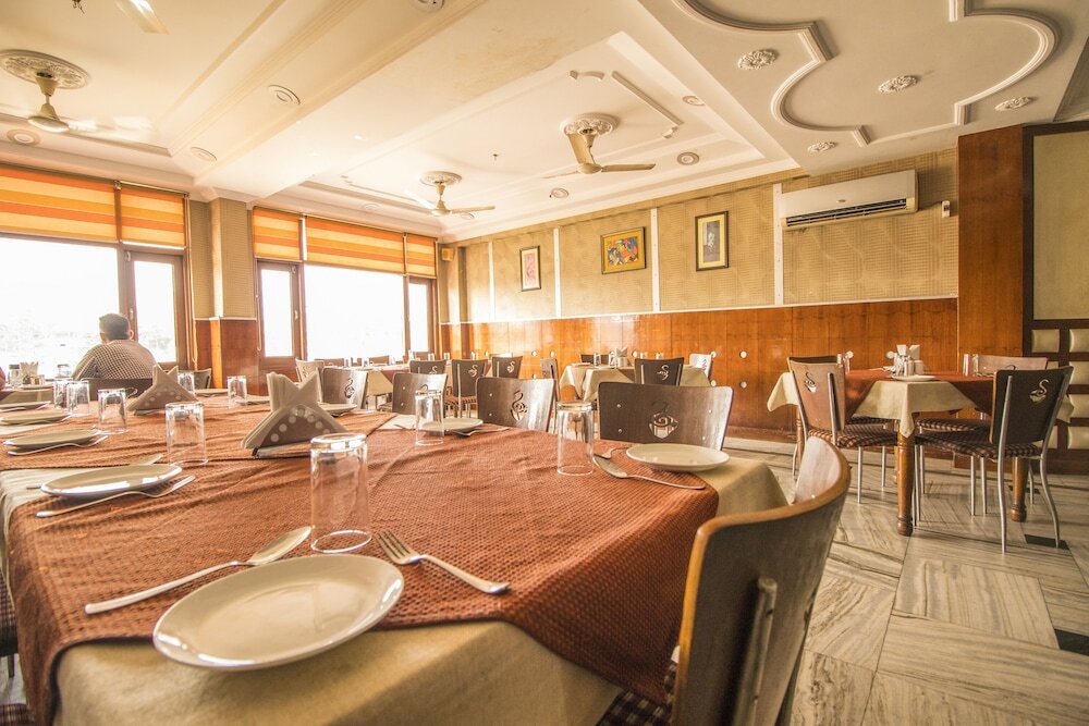 WOW STAYZ2 Hotel Jahanvi Dale — фото 1