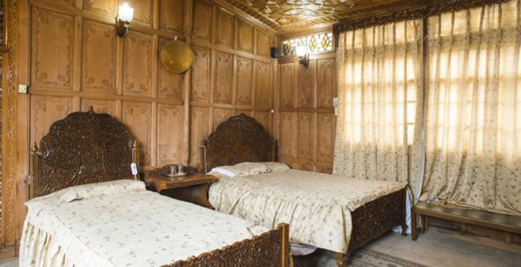 Шринагар: Prince of Kashmir Houseboat