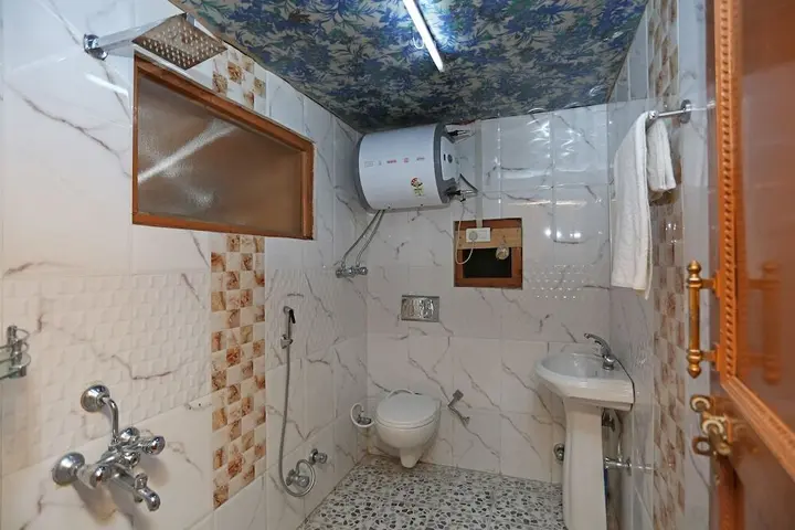 Пахалгам: OYO 9084 Hotel Tourist Palace