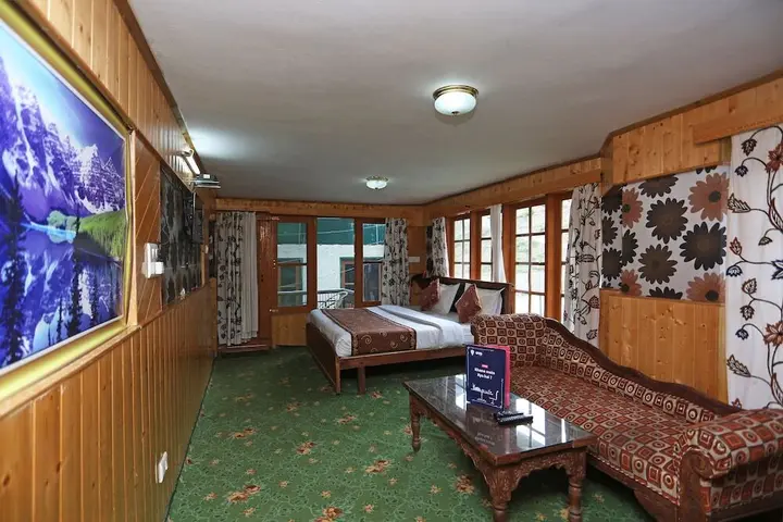 Пахалгам: OYO 9084 Hotel Tourist Palace