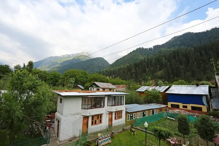 Пахалгам: OYO 9084 Hotel Tourist Palace