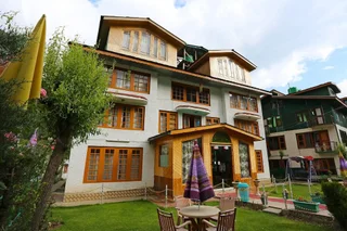 Пахалгам: OYO 9084 Hotel Tourist Palace
