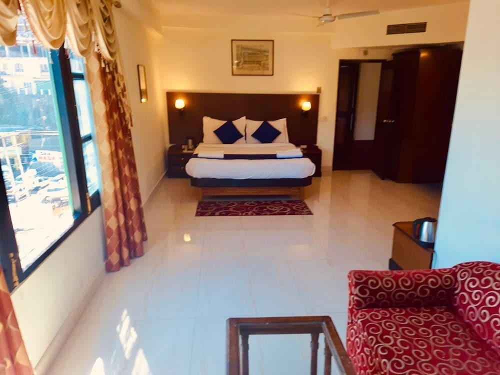 Шимла: Hotel Asia the Dawn Shimla