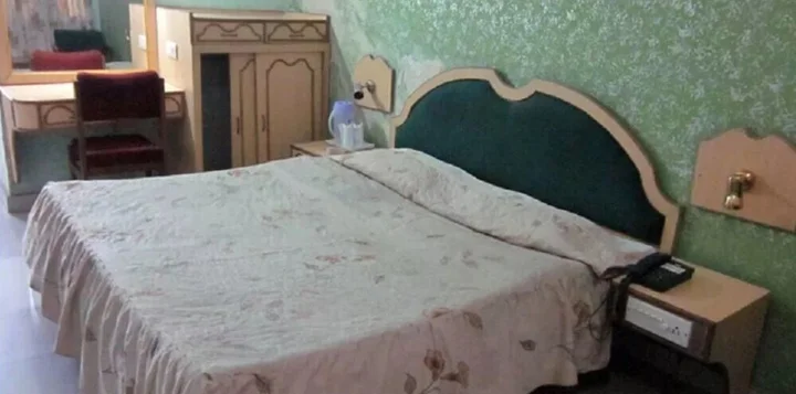 Дехрадун: Hotel Saurab