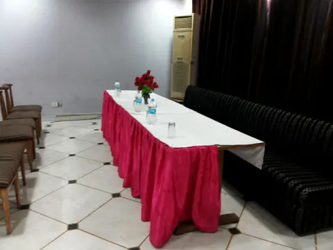 Дехрадун: Hotel Saurab