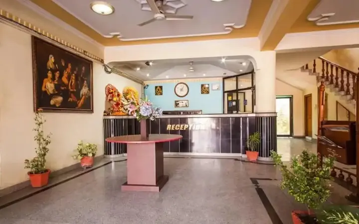 Дехрадун: Hotel Saurab