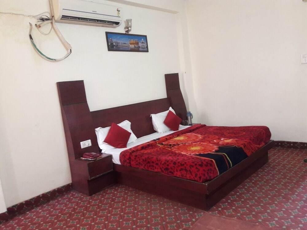 Катра: Hotel AJ International