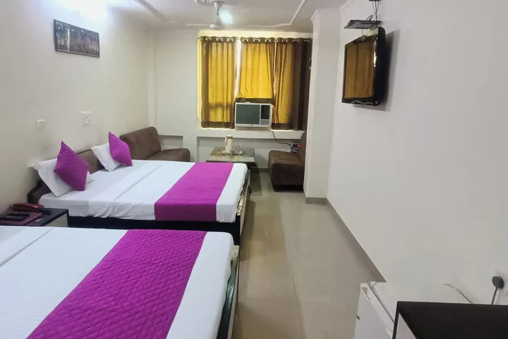 Агра: Hotel Jigyasa Palace By Mayda Hospitality Pvt. Ltd.