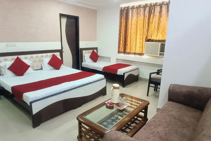 Агра: Hotel Jigyasa Palace By Mayda Hospitality Pvt. Ltd.