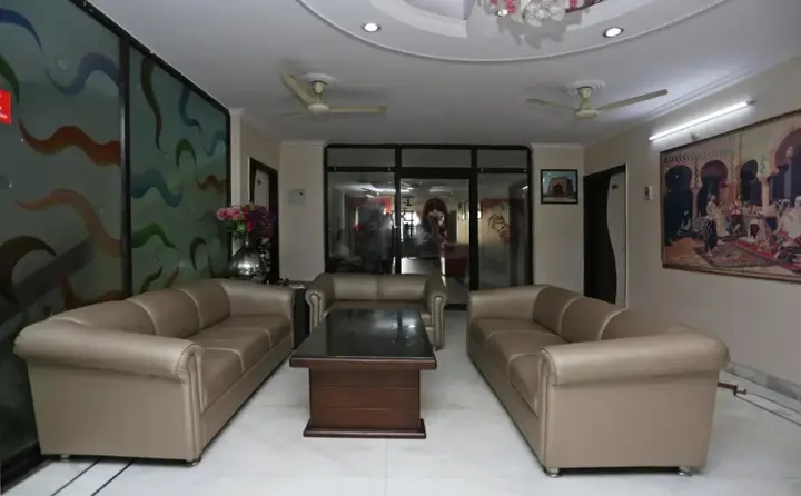Агра: Hotel Jigyasa Palace By Mayda Hospitality Pvt. Ltd.
