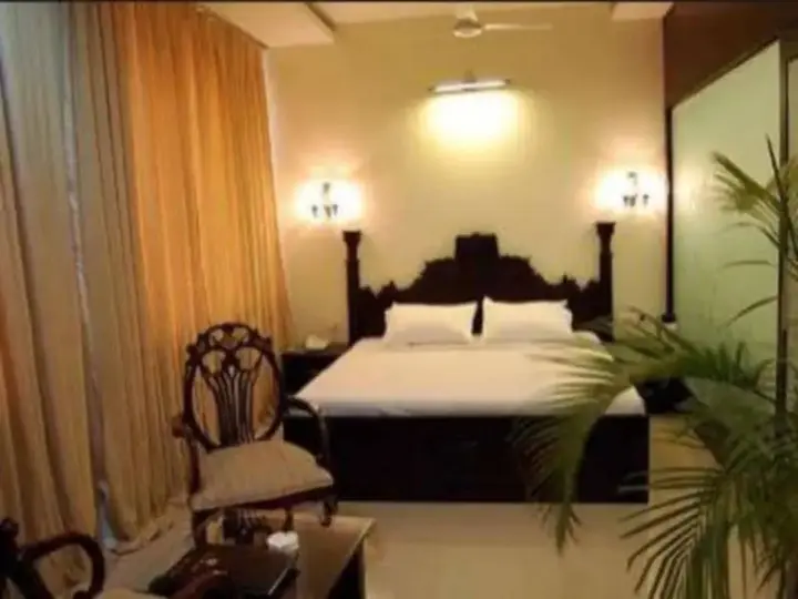 Дург: The Avalon Hotel