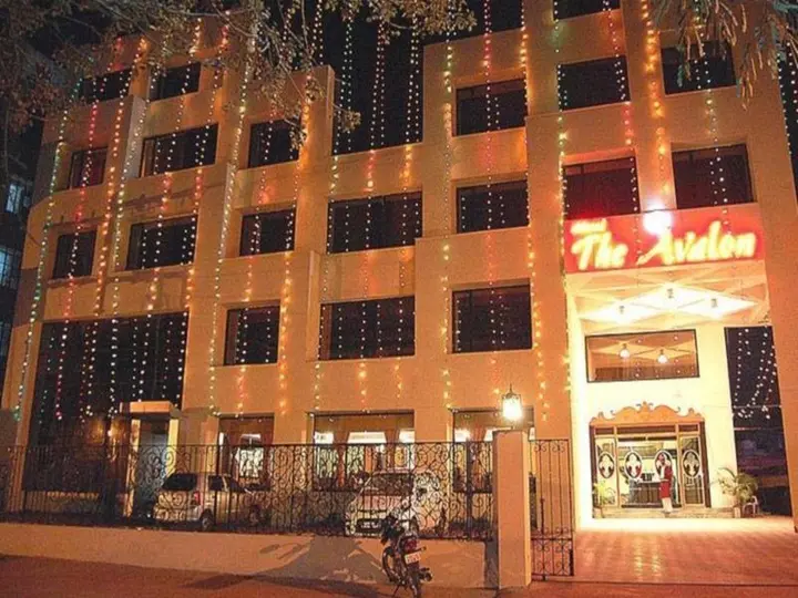 Дург: The Avalon Hotel