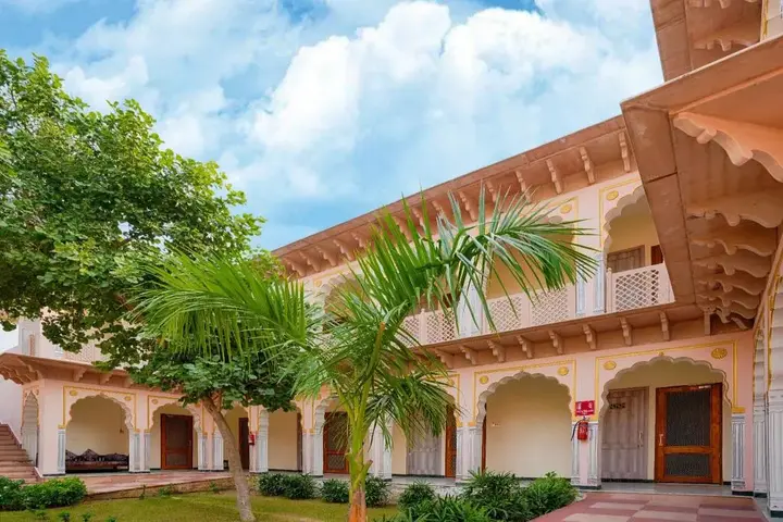 Фатехпур-Сикри: Club Mahindra Bharatpur