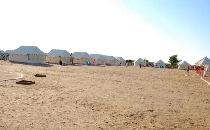 Khiyansaria: Royal Desert Safari Resort and Camp