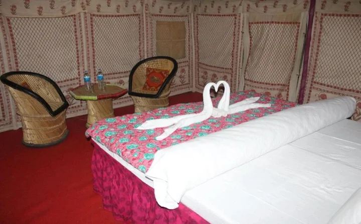 Khiyansaria: Royal Desert Safari Resort and Camp