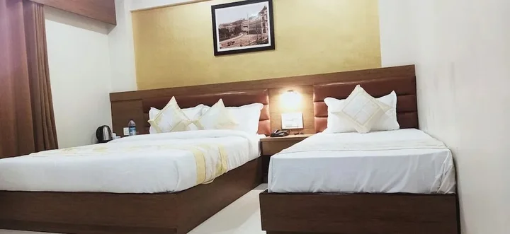 Мумбаи: Deluxe Inn