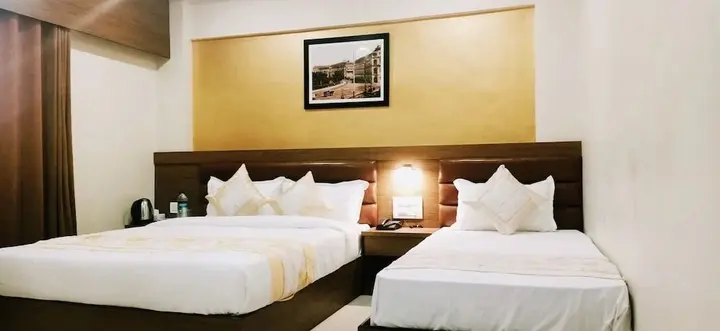 Мумбаи: Deluxe Inn