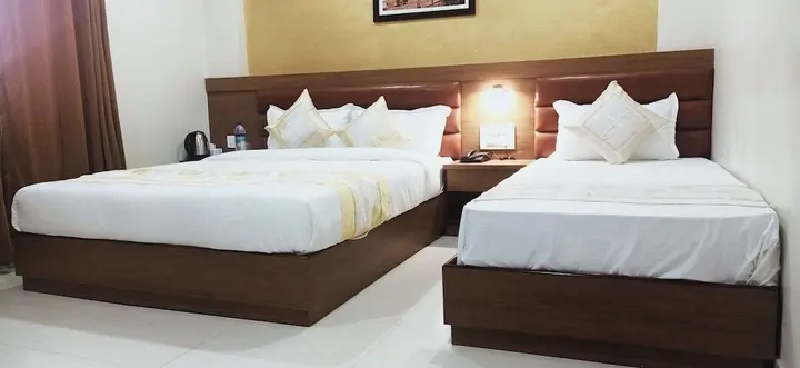 Мумбаи: Deluxe Inn