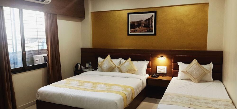 Мумбаи: Deluxe Inn