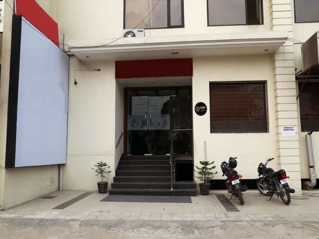 Джаландхар: OYO 2904 near Football Chowk