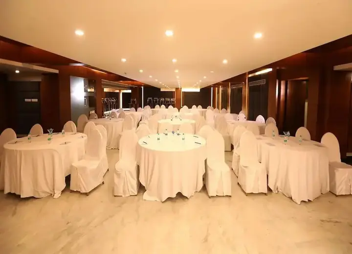 Бангалор: S Hotel