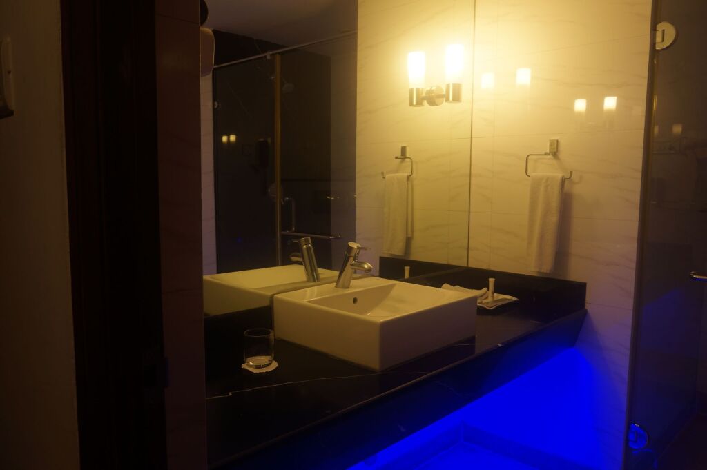 SFO Hotel and Suites — фото 6