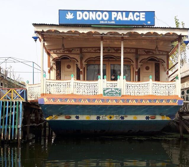 Шринагар: Отель Houseboat Donoo Palace