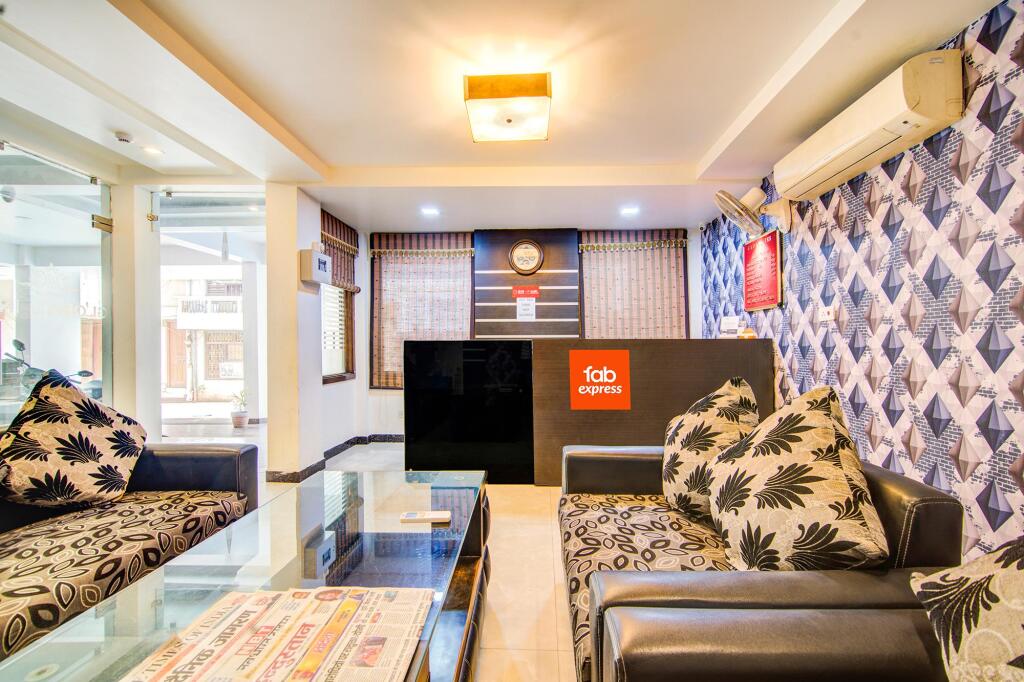 FabExpress Global Inn — фото 2